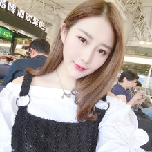 正在播放小狐狸璐宝的小视频《倒立一字马 感