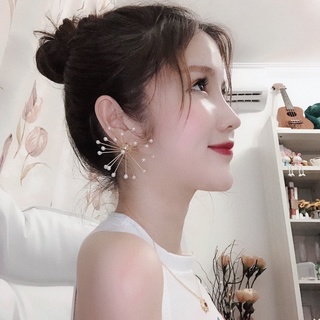 演员歌手金美伊正在直播《我来了等你们》,ta的花椒id:58473400,快来