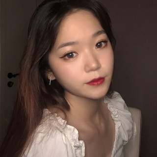 我怎么这么好看 @陈77 脱口秀里不止有男主播,女生里也有这种有颜值